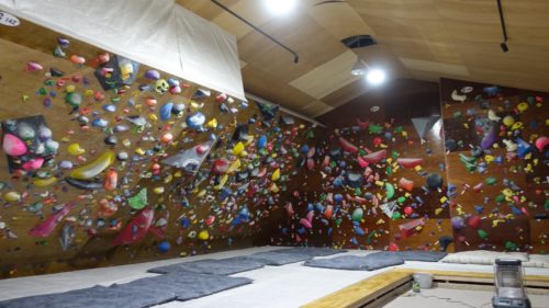広島県のクライミング施設「BOULDERiNG SPACE KOKOPELLi 」